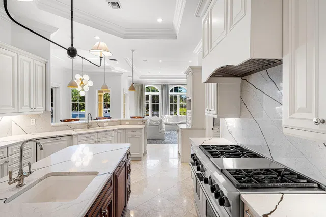 Golden Harbour Residence photo 22