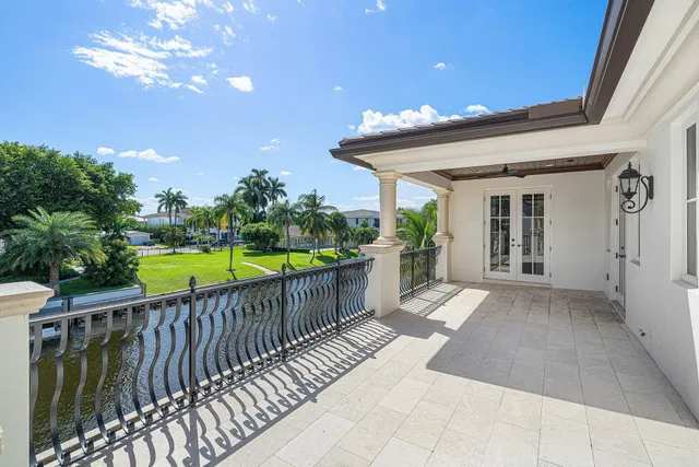 Golden Harbour Residence photo 50