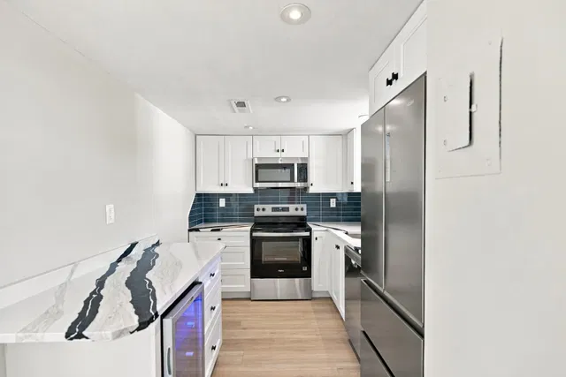 Unit 316 photo 8