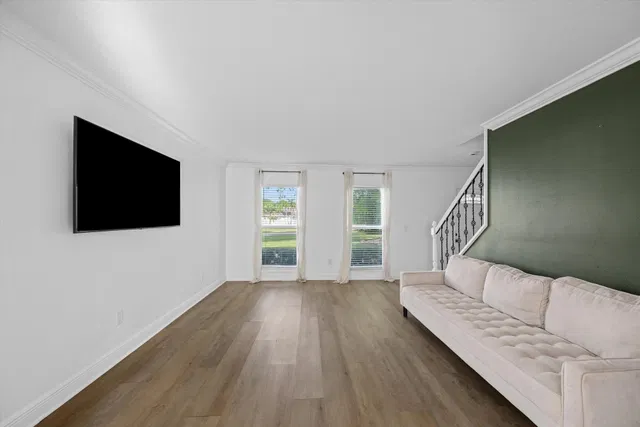 Residence photo 3