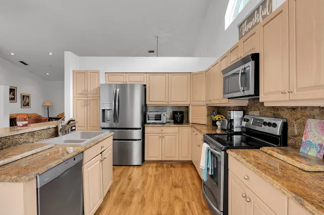  Residence photo 14