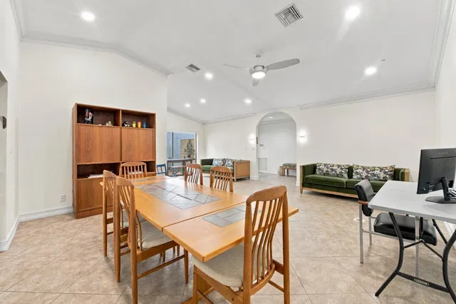  Residence photo 7