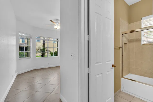 Residence photo 5