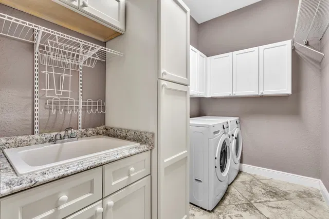 Residence photo 19