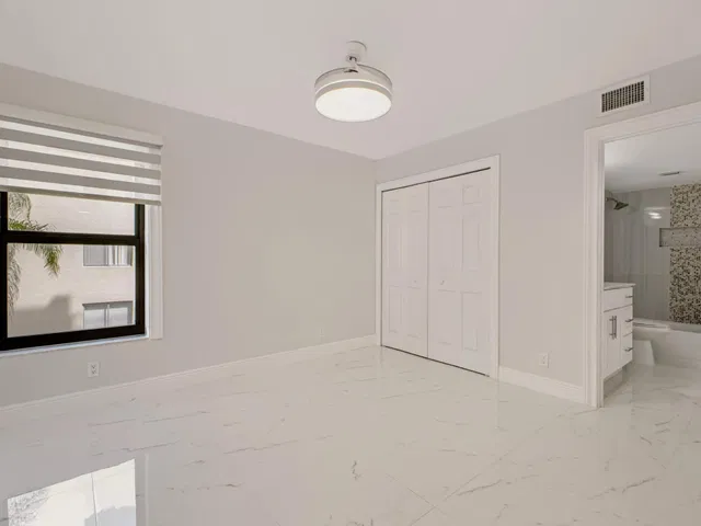 Unit 301 photo 16