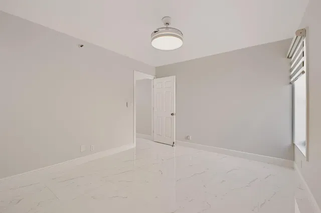 Unit 301 photo 18