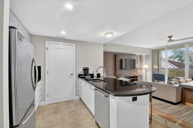 Unit 414 photo 24