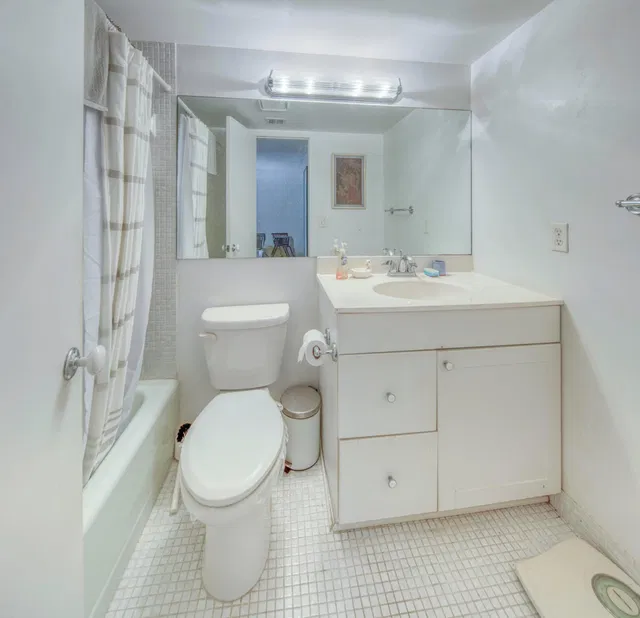 Unit 310 photo 12