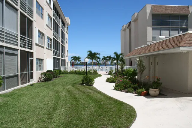 Unit 310 photo 33