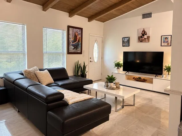 Residence photo 2