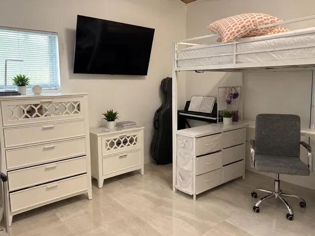 Residence photo 8