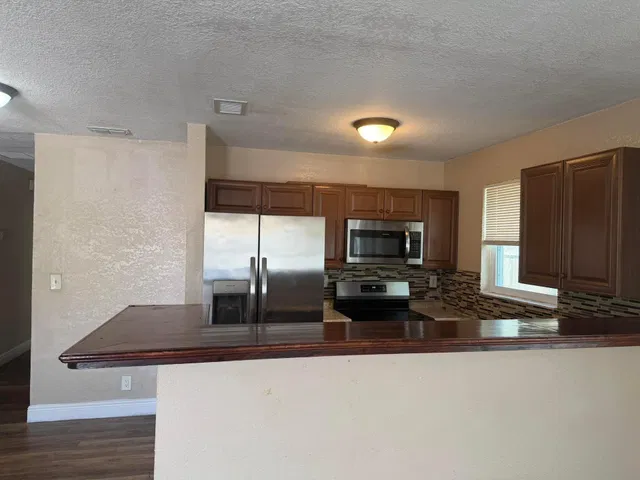 Residence photo 2