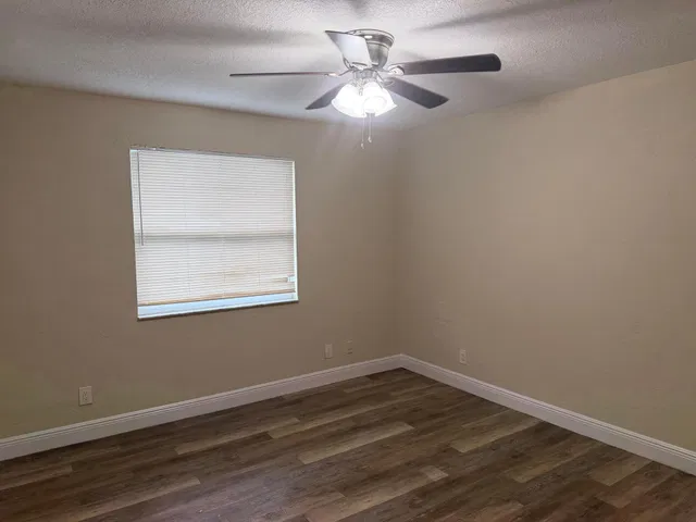 Residence photo 3