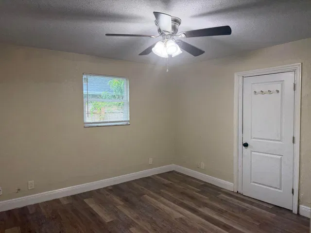 Residence photo 5