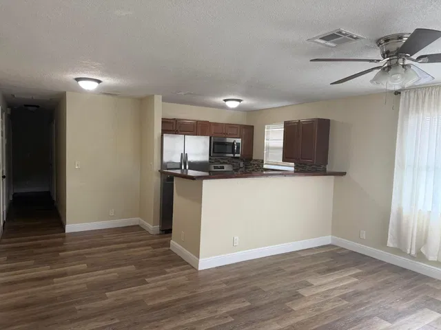 Residence photo 17