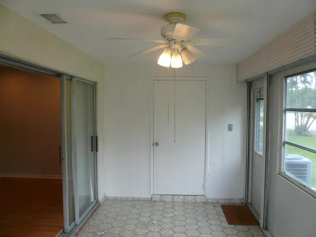 Residence photo 4