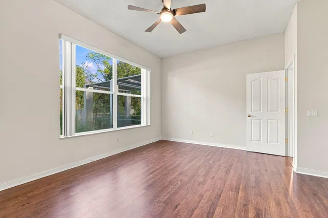 Residence photo 5