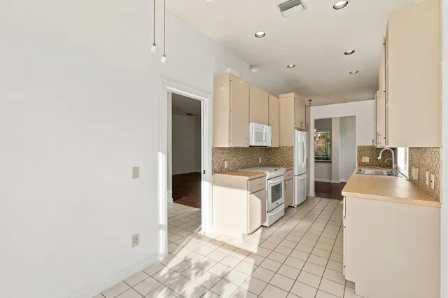 Residence photo 18