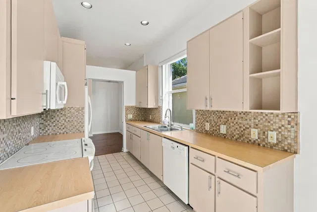 Residence photo 20
