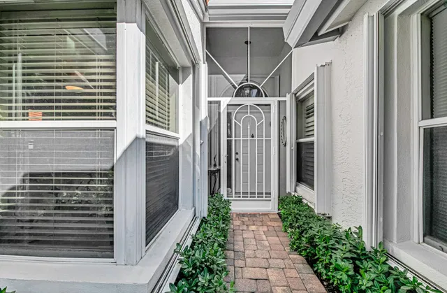 Residence photo 2