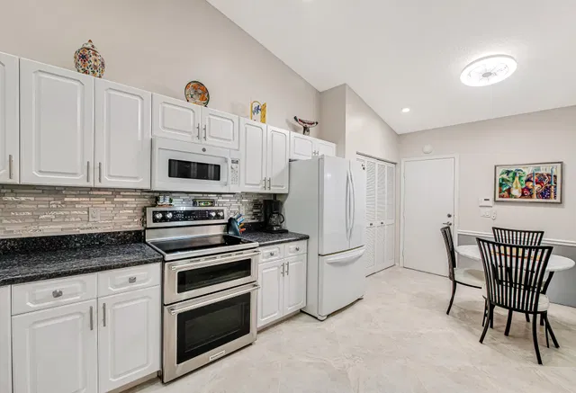 Residence photo 4