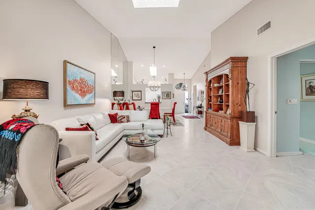 Residence photo 15
