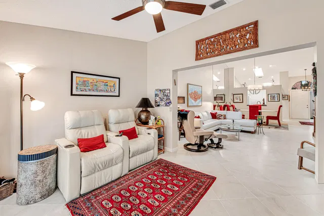 Residence photo 19