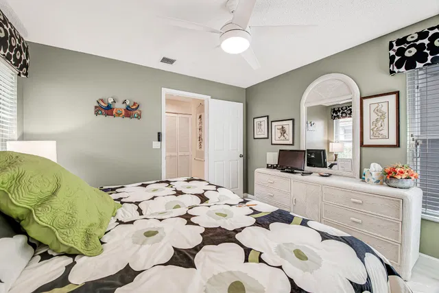 Residence photo 31