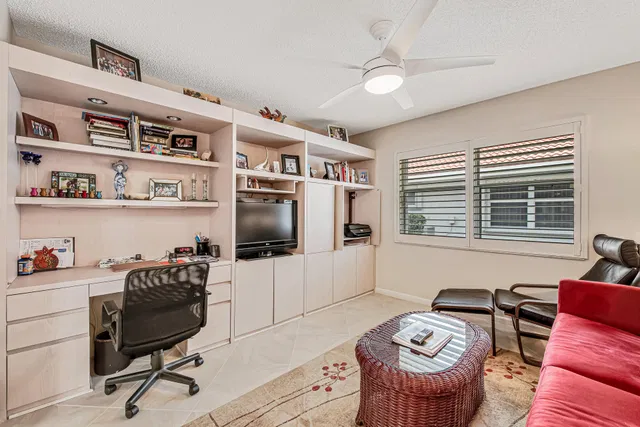 Residence photo 33