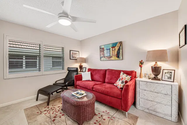 Residence photo 34