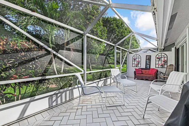 Residence photo 37