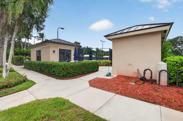 Residence photo 73