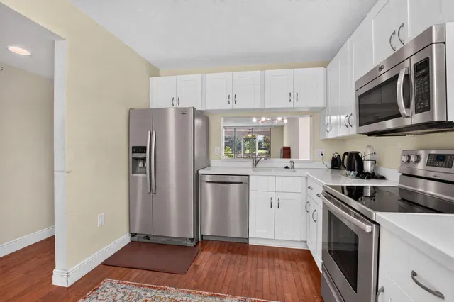  Residence photo 9
