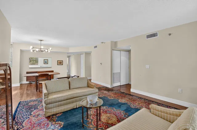  Residence photo 13