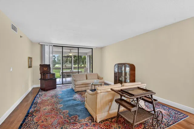  Residence photo 14