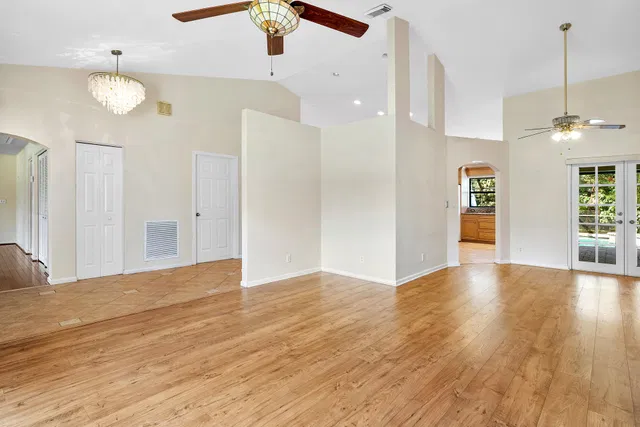 Residence photo 18