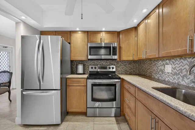 Residence photo 3