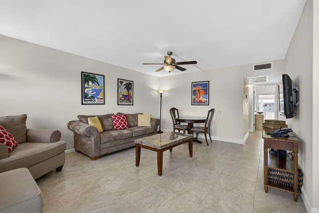 Residence photo 6