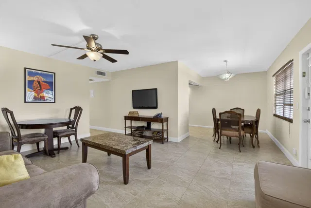 Residence photo 8