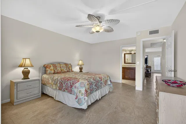 Residence photo 12