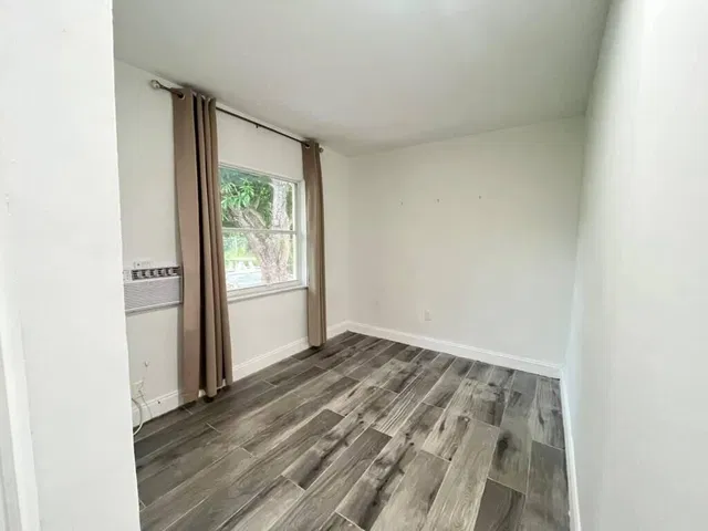  Unit 2 photo 10