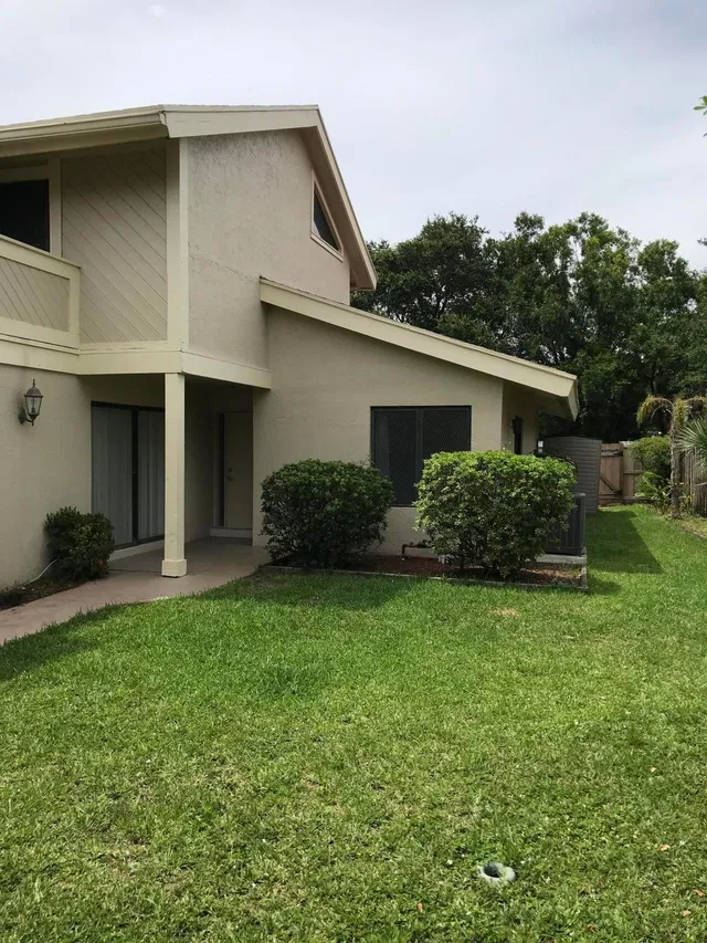 Residence photo 2