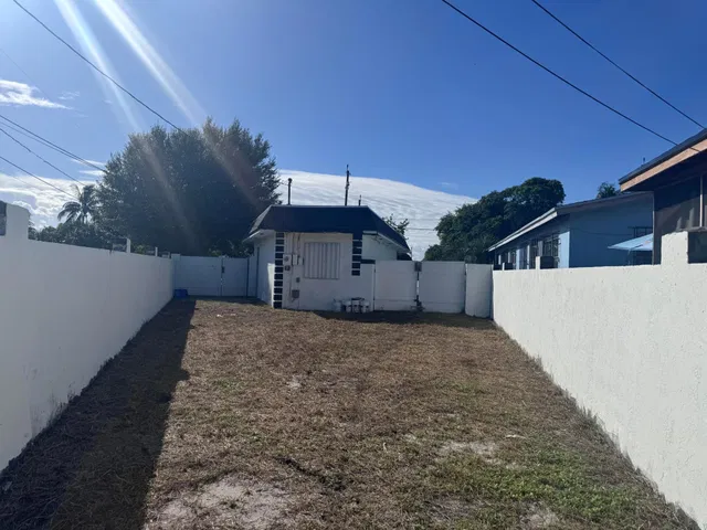 Residence photo 5