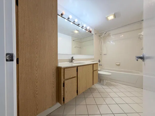 Residence photo 2