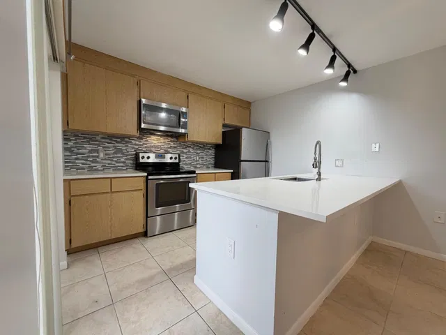 Residence photo 8