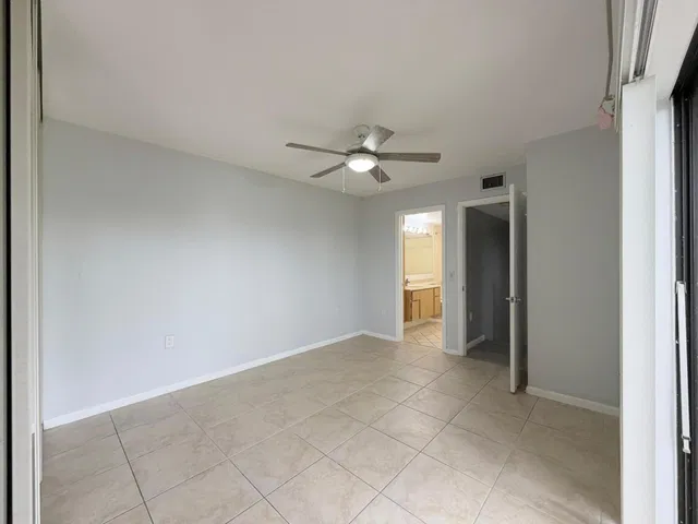 Residence photo 11