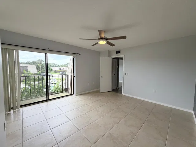 Residence photo 22