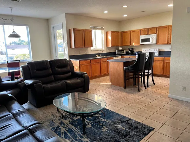  Residence photo 7