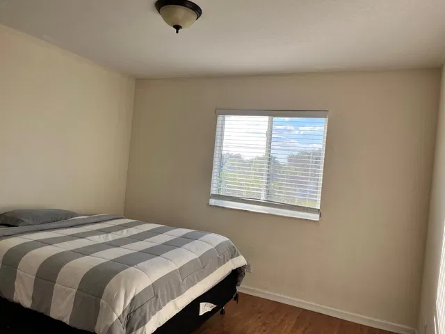  Residence photo 16