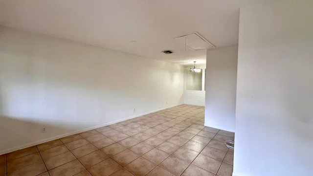  Unit C photo 9